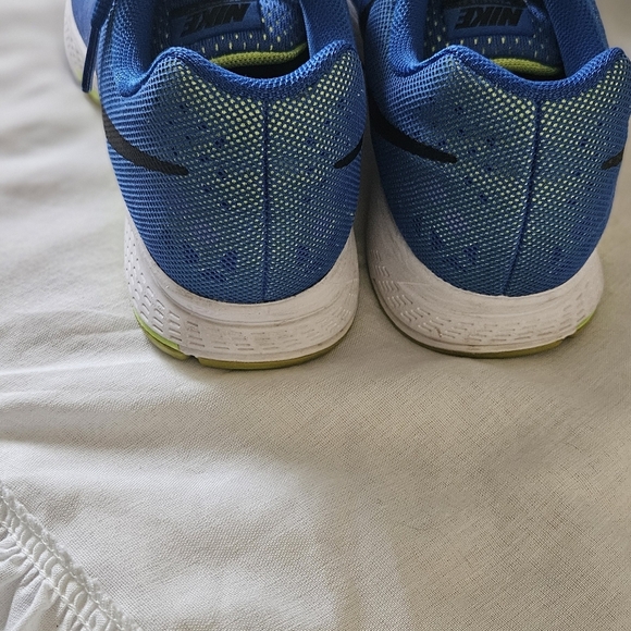 Nike Air Zoom Pegasus 31 Sz 7Y/Wmns 8  Hyper Cobalt 652925-400 Athletic Sneakers - Picture 4 of 6